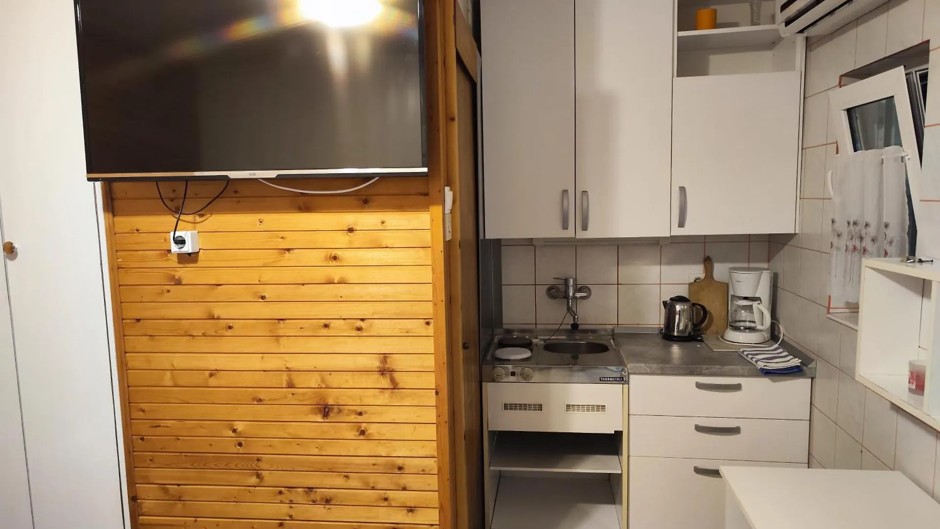 קרק Apartments Pika